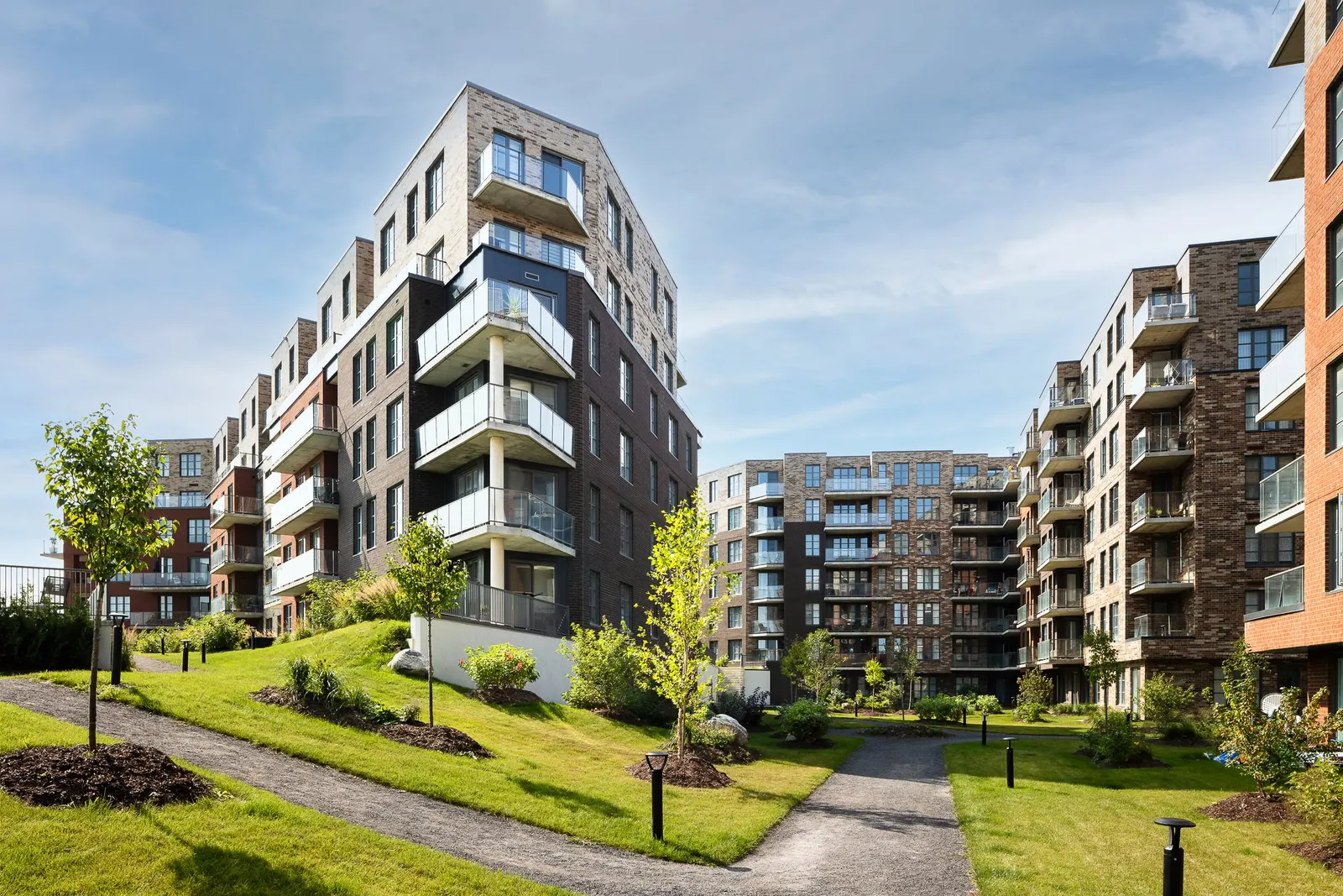 Curtiss condo, Saint-Laurent – Leroux+Cyr