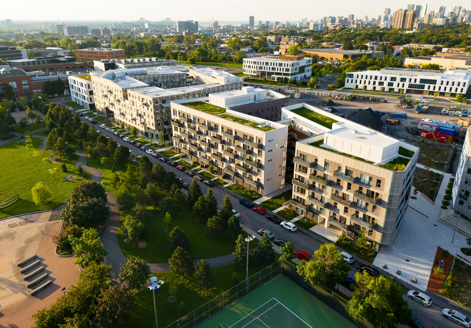 Cité Angus, Montréal – image drone – Leroux+Cyr